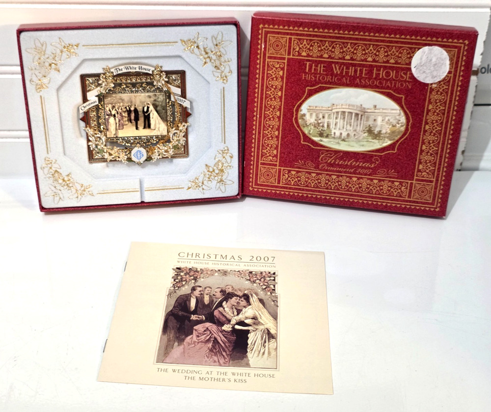 2007 White House Historical Christmas Ornament with Original Box Set